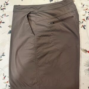LL Bean Women’s Mountain Shorts -Size 18